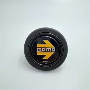Momo horn button Yellow/ black
